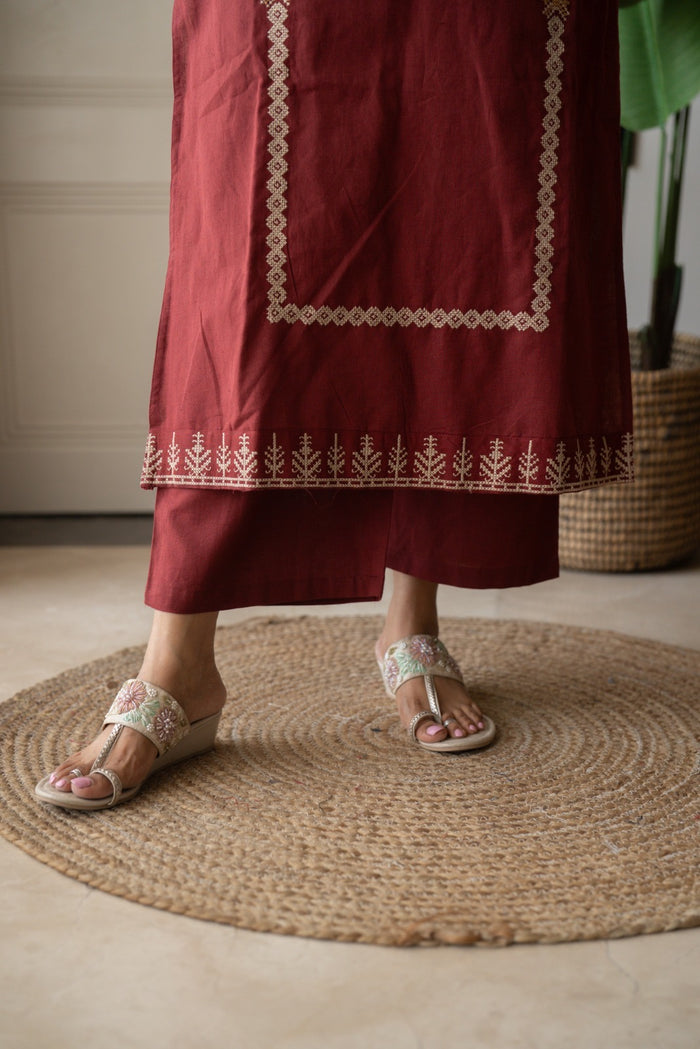 Yogya Elegant Slub Suit- Maroon