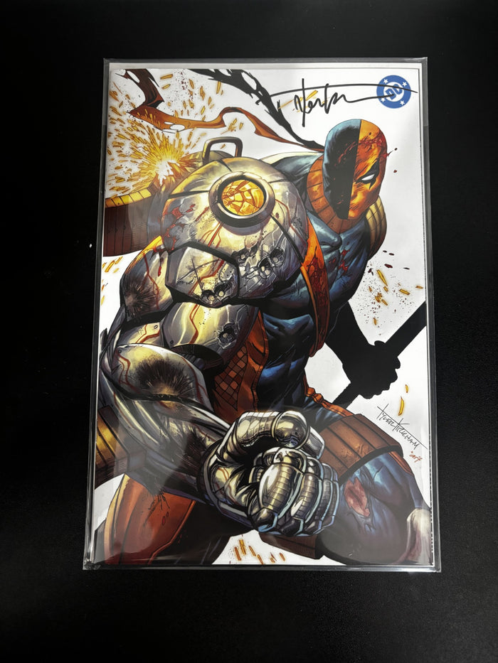 ABSOLUTE BATMAN #21 TYLER KIRKHAM EXCLUSIVE SIGNED W/ COA BATTLE DAMAGED DEATHSTROKE VIR