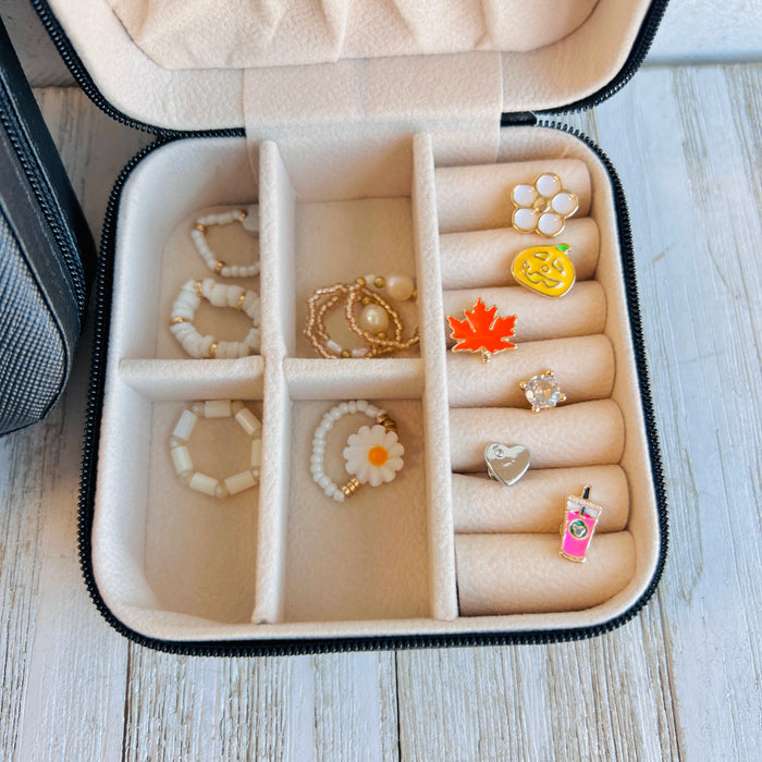 Bling Box Fancy Band Bling/Charms Storage Case Pink — Case made of PU leather, Nylon, Multi spandex, Lycra.