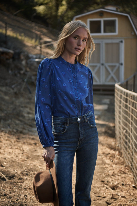 Briza Medallion Meddy Button Down Top