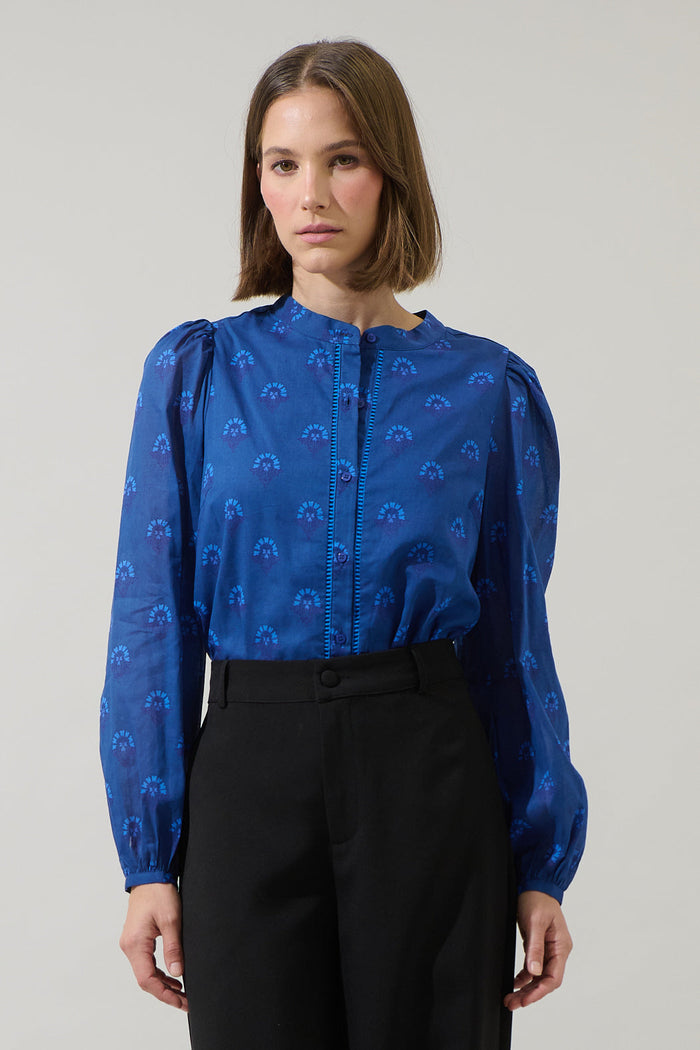 Briza Medallion Meddy Button Down Top