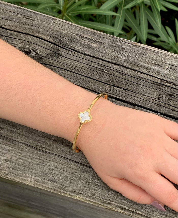 cecilila gold bangle on model