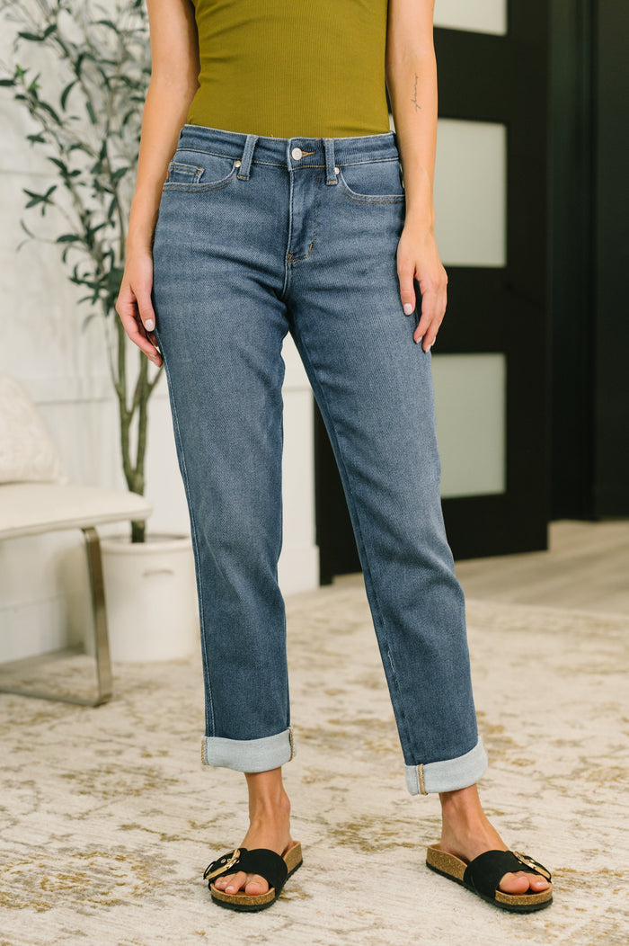 Judy Blue Mid Rise Billie Boyfriend Jean in Dark Cozy Indigo
