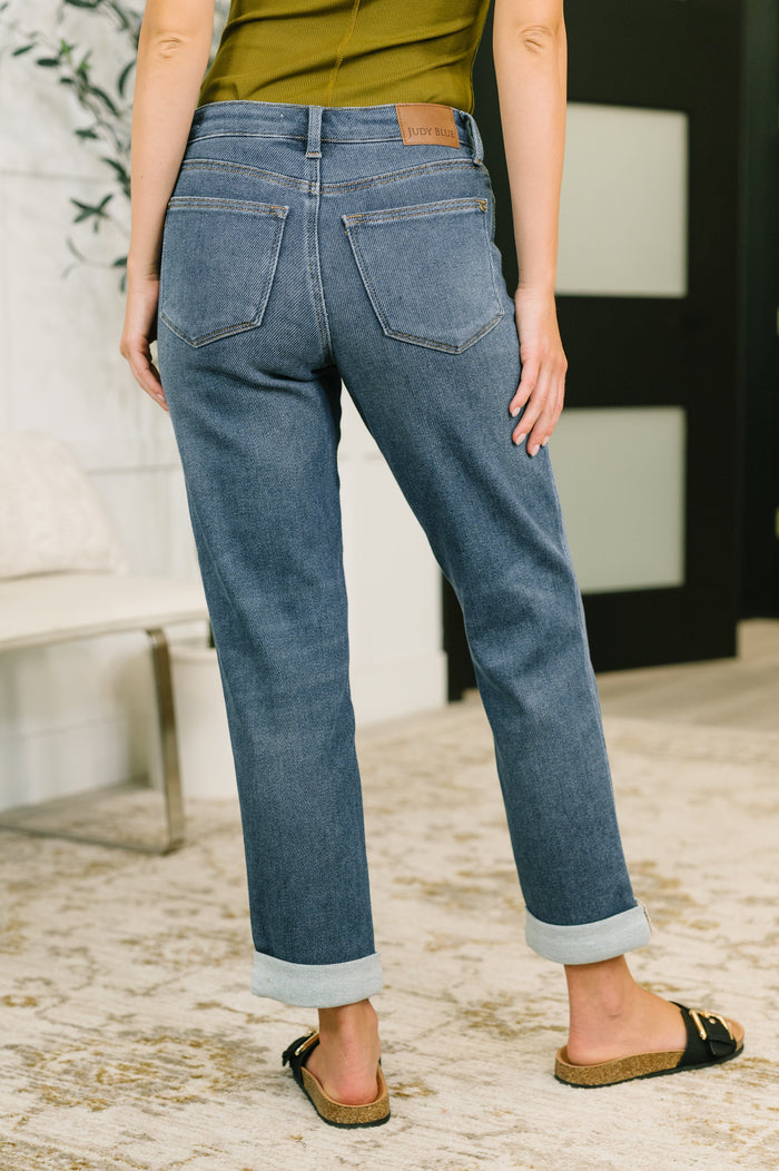 Judy Blue Mid Rise Billie Boyfriend Jean in Dark Cozy Indigo