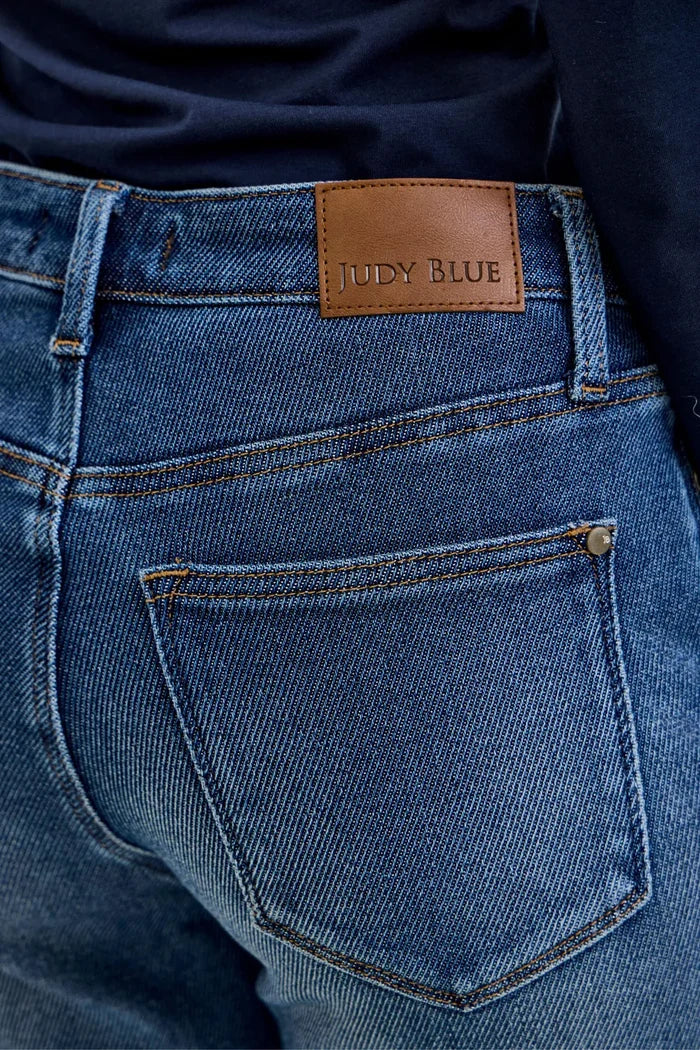 Judy Blue Mid Rise Billie Boyfriend Jean in Dark Cozy Indigo