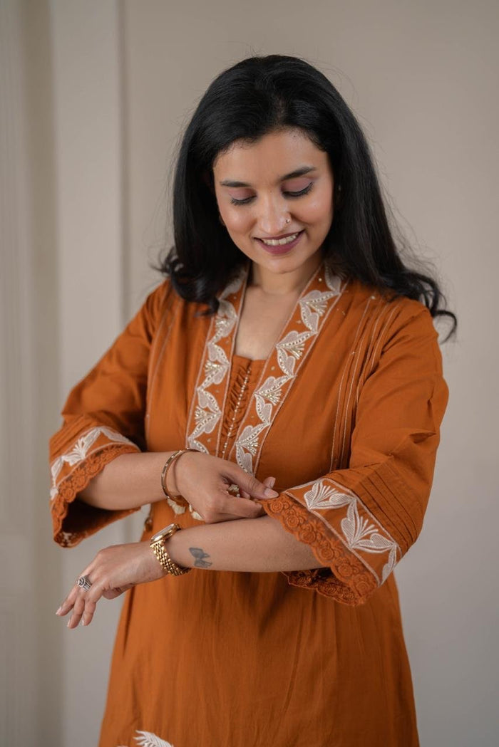 Paro Embroidered Luxe Cotton Set- Rust