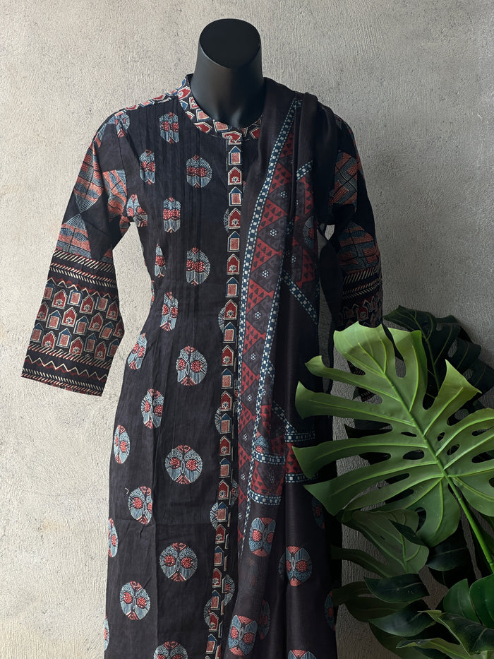 Printed cotton ready suit set