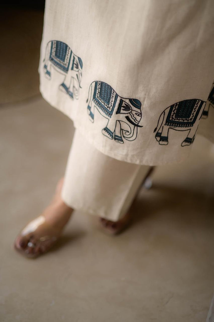 Shiya Embroidered Cotton Set- Off White Blue