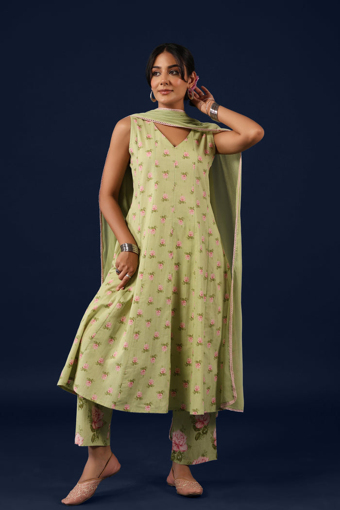 Women’s Sleeveless Cotton Ethnic Kurta and Straight Pants with Dupatta