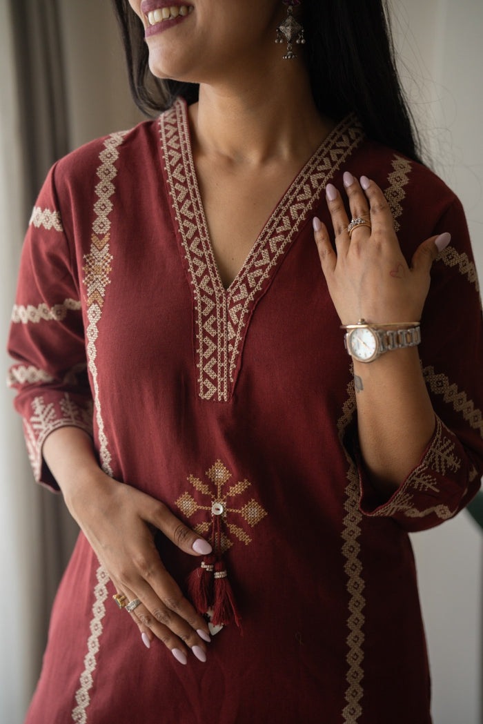 Yogya Elegant Slub Suit- Maroon