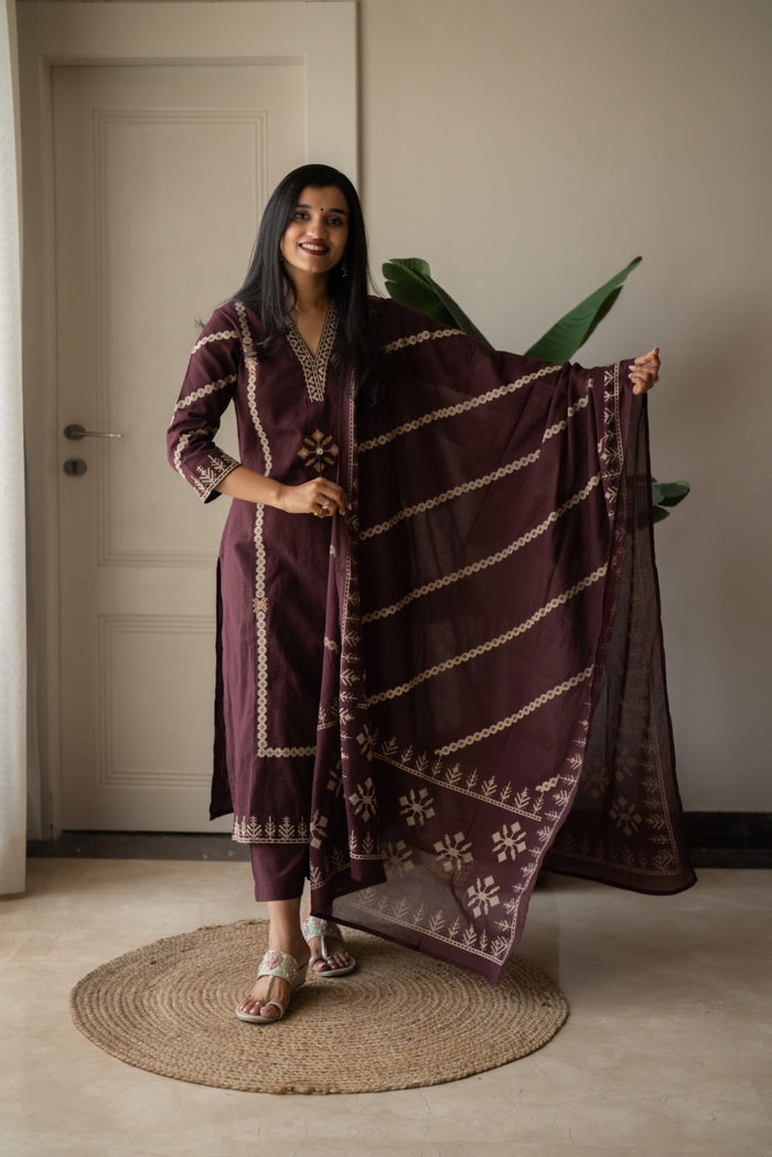 Yogya Elegant Slub Suit- Wine