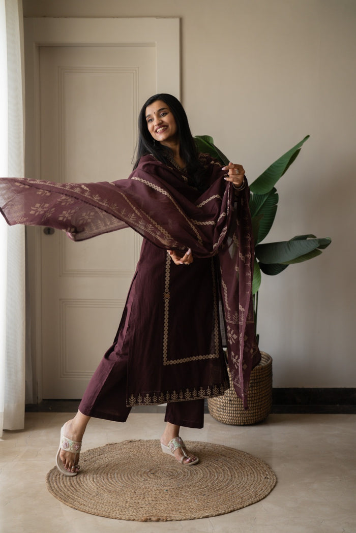 Yogya Elegant Slub Suit- Wine